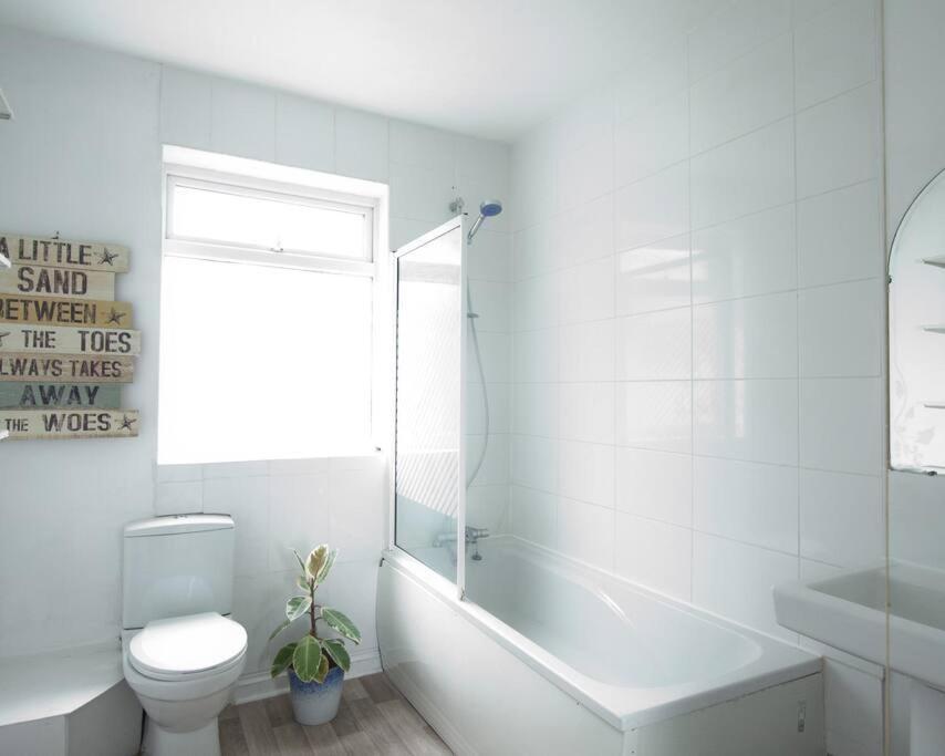 City Centre 4 Bedroom House Винчестер Экстерьер фото